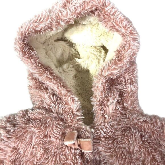 American Widgeon Infant's Fluffy Faux Fur Hooded Coat Size 12M - Picture 8 of 13